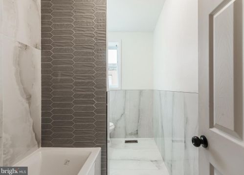 2015 5 St, Philadelphia PA 19148-2547 exterior