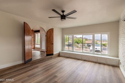 1214 Desert Cove Ave, Phoenix AZ  85020-1108 exterior