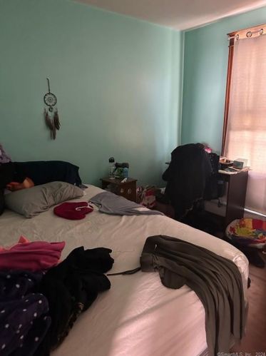 260 Grove St, New Britain CT 06053-3762 exterior