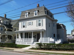 61 Pearl St, Newton, MA 02458-1609
