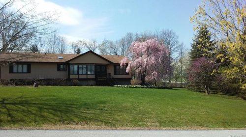 10 Farm Mdw Ln, Montgomery NY 12549-2100 exterior