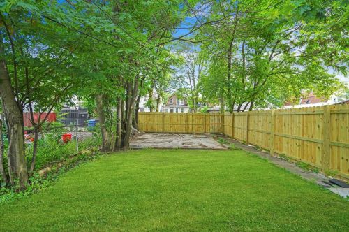 2048 70 Pl, Chicago IL 60637-4642 exterior