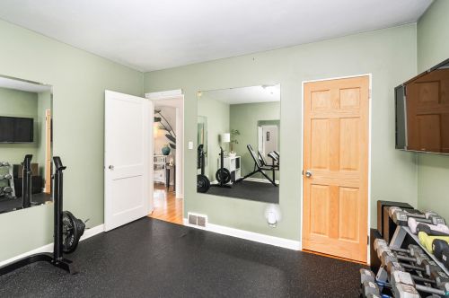 2327 Hillcrest Dr, Duluth MN 55811-3137 exterior