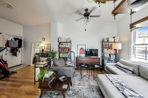 1915 Roscoe St, Chicago IL 60618-5236 exterior