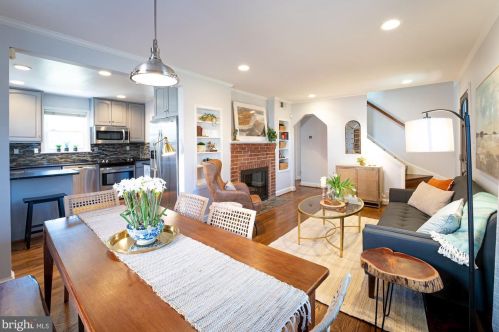 151 Moncure Dr, Alexandria VA 22314-4946 exterior