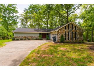 2866 Castle Dr, Lawrenceville GA  30044-4916 exterior