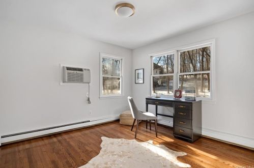 30 Woodcrest Dr, Armonk NY 10504-2904 exterior