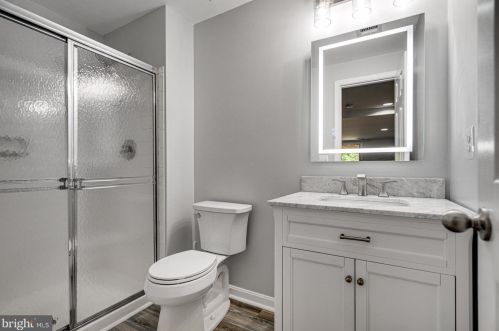 5319 Buxton Ct, Alexandria VA 22315-4760 exterior