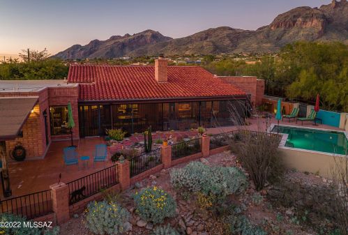 6822 Table Mtn Rd, Tucson AZ 85718-1328 exterior