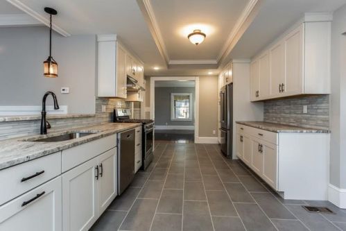 55 Fernleaf Ave, Springfield MA  01106-1136 exterior