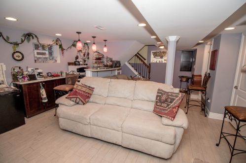 5624 Melvina Ave, Chicago IL 60646-1123 exterior