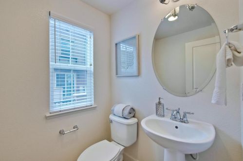 1924 Lee Way, Milpitas CA 95035-9014 exterior