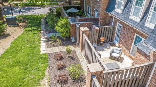 26 Independence Pl, Atlanta GA  30318-1505 exterior