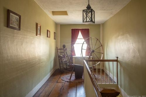 340 Lincoln St, New Britain CT 06052-1640 exterior