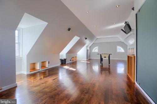 1297 Wheatland Ave, Lancaster PA 17603-4520 exterior