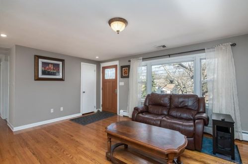 76 Swain Ave, Meriden, CT 06450-7216