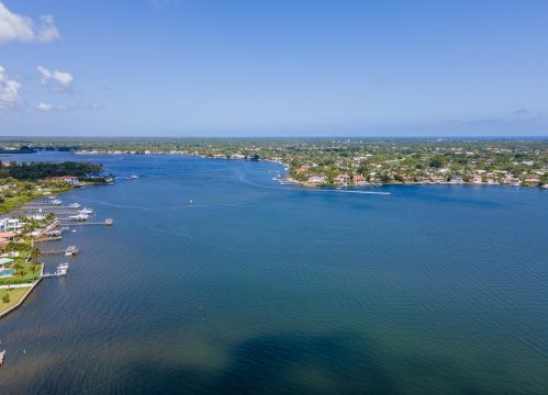 18826 Loxahatchee Riv Rd, Jupiter FL 33458-1081 exterior