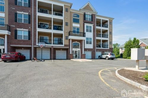 523 Doral Ct, Piscataway, NJ 08854-6703