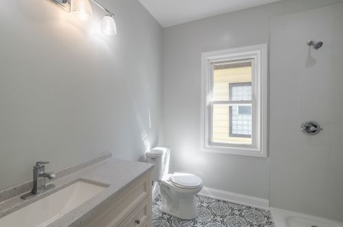 5437 Thomas St, Chicago IL 60651-2813 exterior