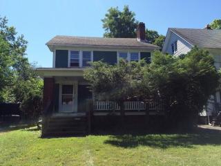 3180 Whitethorn Rd, Cleveland OH  44118-1715 exterior