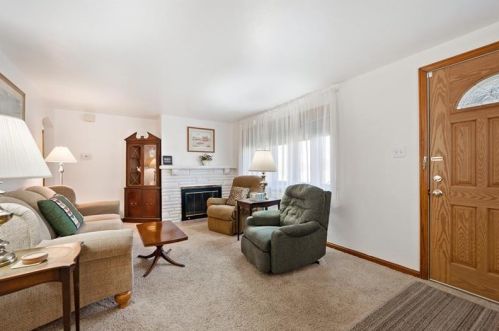 1923 Borland Rd, Pittsburgh, PA 15243-1527