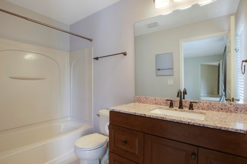 334 Whitmore Dr, Fort Pierce FL 34984-4529 exterior