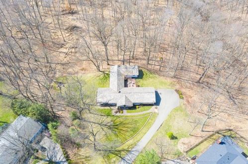 622 Berkshire Dr, Pittsburgh, PA 15215-1502