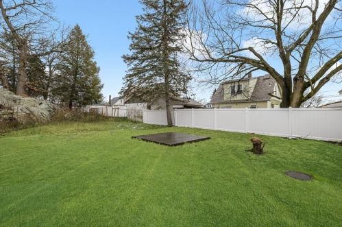 22 Oakland Ave, Providence RI  02919-4307 exterior