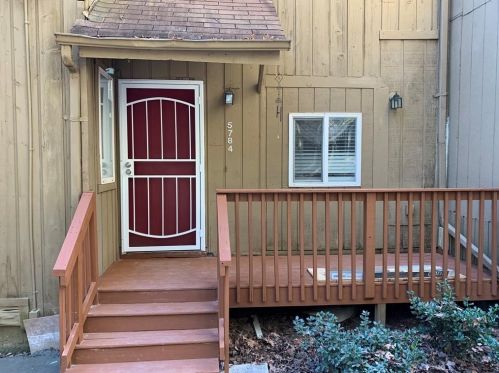 5784 Par 4 Ct, Lithonia GA 30038-1807 exterior