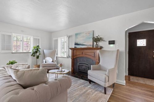 600 Parkview Dr, Pittsburgh PA  15243-2008 exterior