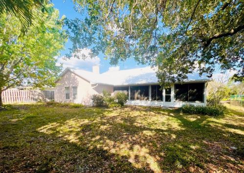 2026 Crowberry Dr, Fort Pierce FL  34983-4675 exterior