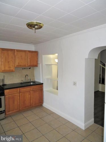 123 Levering St, Philadelphia PA 19127-1403 exterior