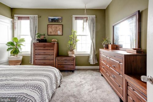 565 Martin St, Philadelphia PA  19128-1620 exterior