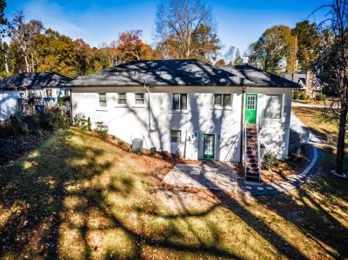 2100 Cascade Rd, Atlanta GA 30311-2830 exterior