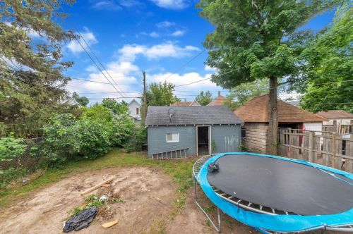 56 Stewart St, Grand Rapids MI 49507-2402 exterior