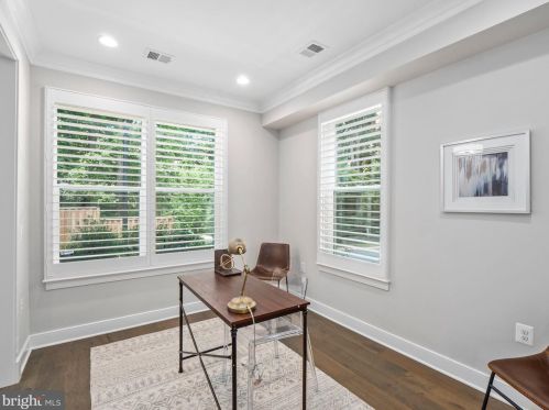 10346 Grosvenor Pl, Rockville MD 20852 exterior