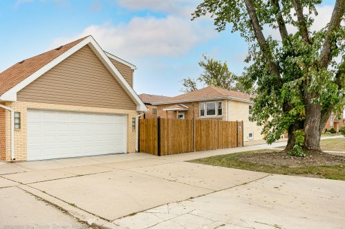 6322 Oak Park Ave, Chicago IL 60638-4018 exterior