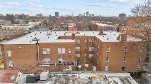 527 Farmington Ave, Hartford CT 06105-3008 exterior