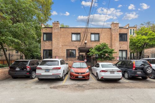 646 Belden Ave, Chicago IL  60614-3306 exterior