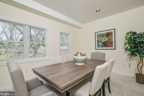 11801 Ambleside Dr, Rockville MD 20854-2109 exterior