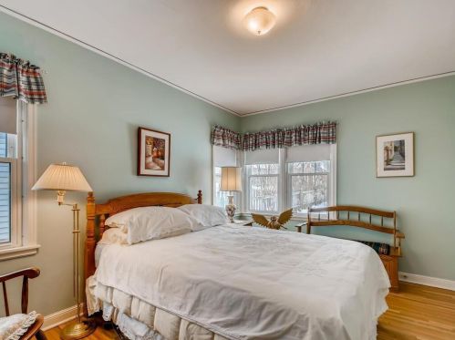 1661 Beechwood Ave, Saint Paul MN 55116-2411 exterior