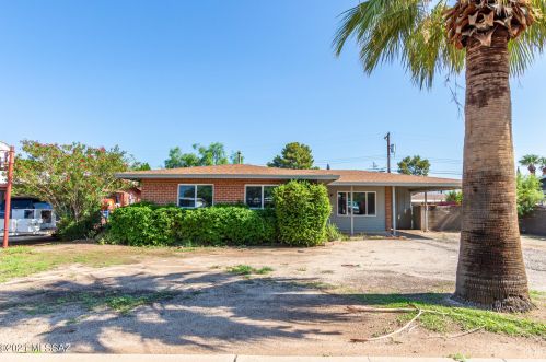 7017 Calle Orion, Tucson AZ  85710-5451 exterior