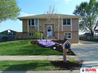 4977 Virginia St, Omaha NE  68157-2555 exterior