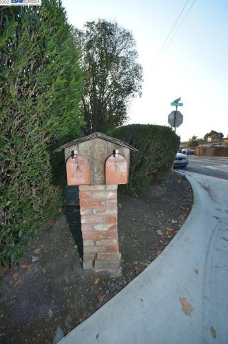 1905 Clayton Way, Concord CA 94519-1786 exterior