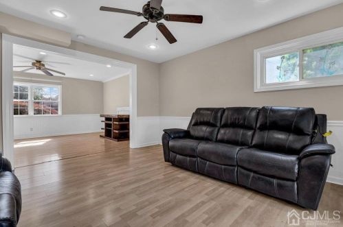 16 Cambridge Rd, Edison NJ  08817-3835 exterior