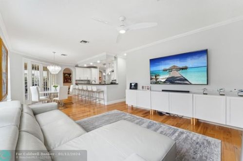 9808 Coronado Lake Dr, Boynton Beach FL 33437-5337 exterior