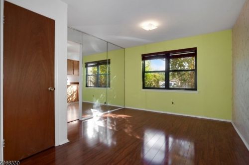 1944 Raspberry Ct, Edison NJ 08817-2744 exterior