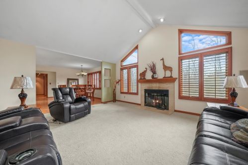 9006 Vine Ave, Bull Valley IL 60097-8243 exterior