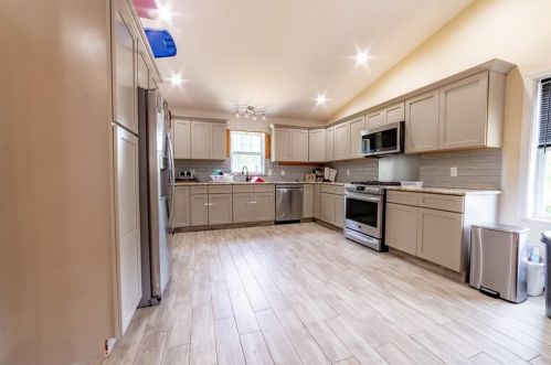 2 Eagle St, Providence RI 02909-1058 exterior