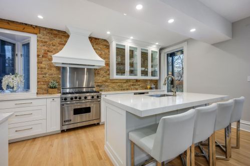 619 Belden Ave, Chicago IL 60614-3305 exterior